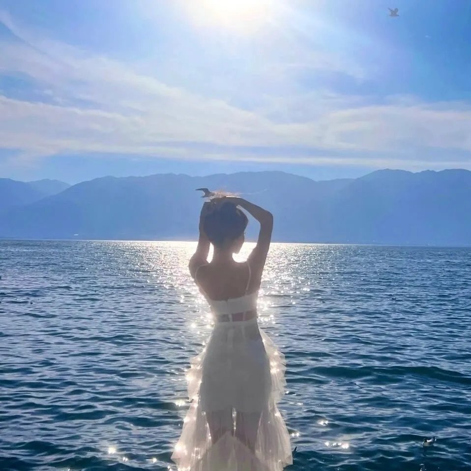 战王绝嗣，却意外撞见缩小版自己